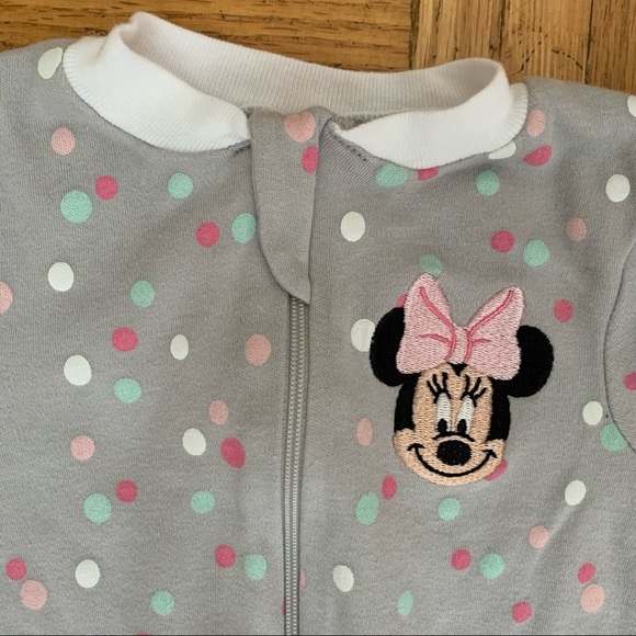 🌟3/$15🌟 Disney Baby Grey Minnie Mouse Onesie Footie Pajamas Size 6-12 M - Picture 3 of 6